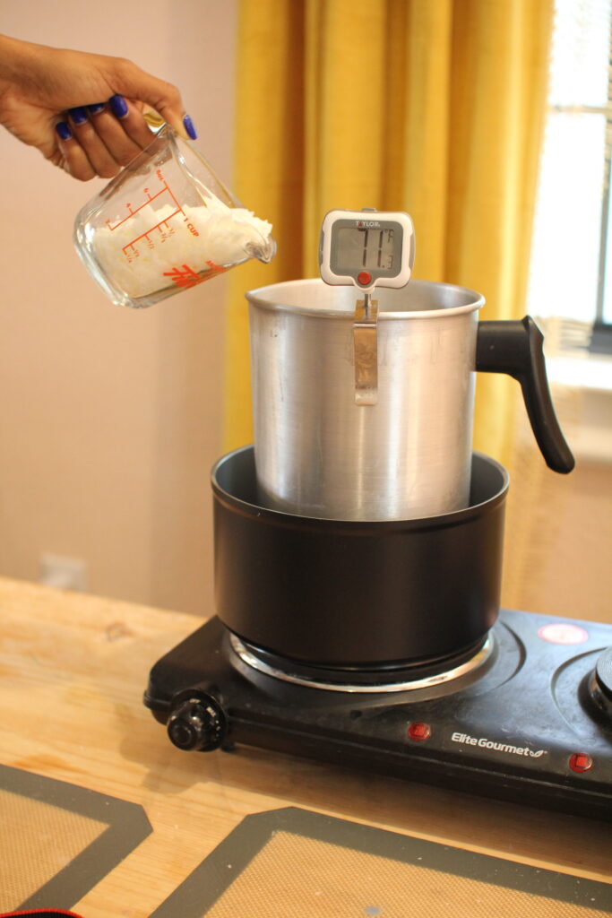 pouring-wax-into-melting-pitcher