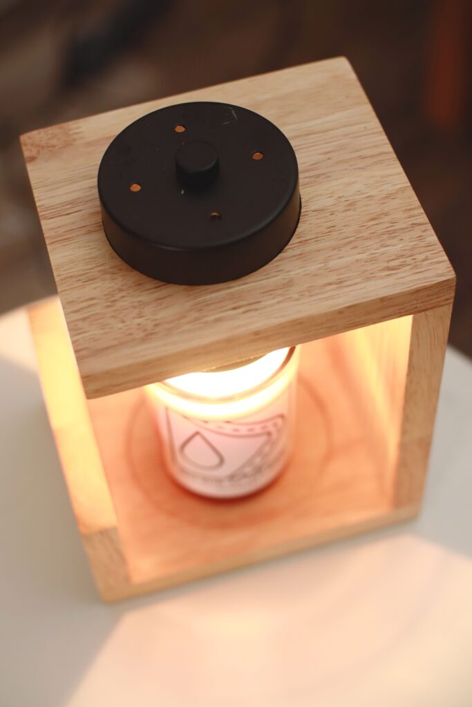 wooden-candle-warmer-lamp-with-candle-jar